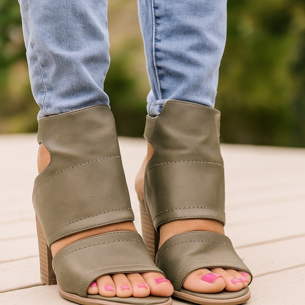 DV by Dolce Vita Olive Heeled Boots